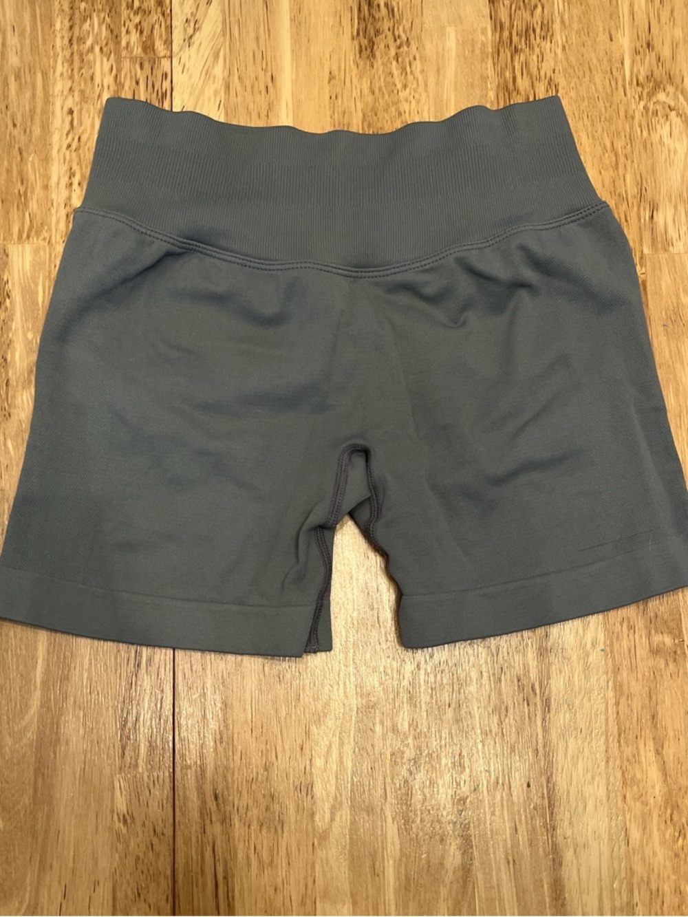 Women’s High-Waist Cinched bike shorts